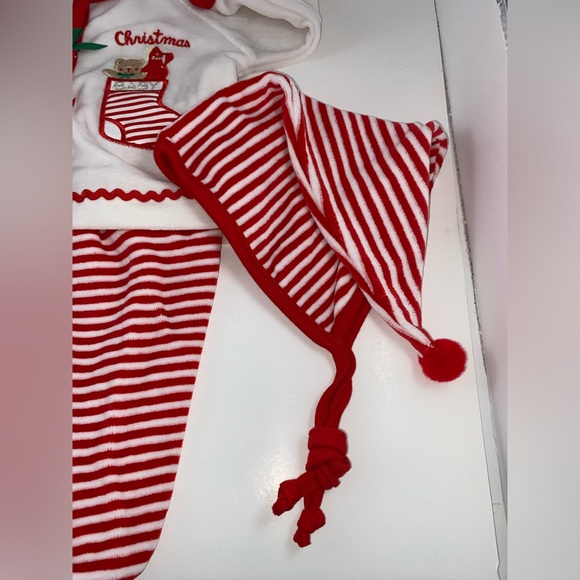 Starting Out My First Christmas 4 Pc Top Leggings Hat Booties Outfit 0-3M NWOT - Picture 3 of 7